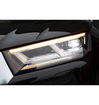 Set fari anteriori LED Matrix con luce diurna LED - Audi Q5 FY