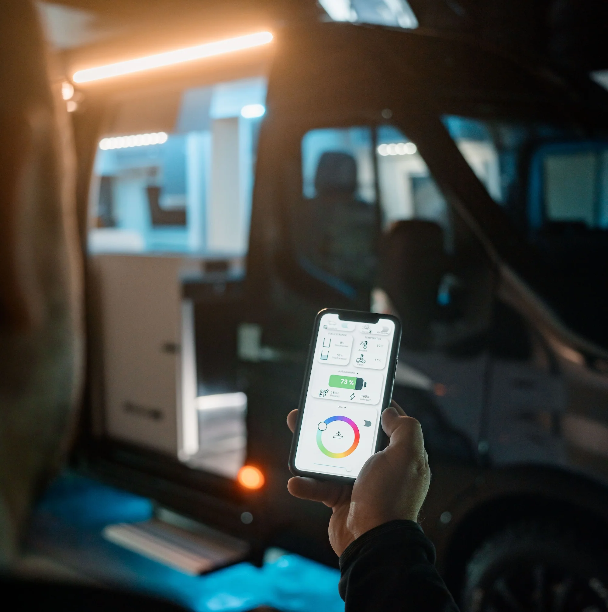 Sistema REVOTION per il controllo smart del camper